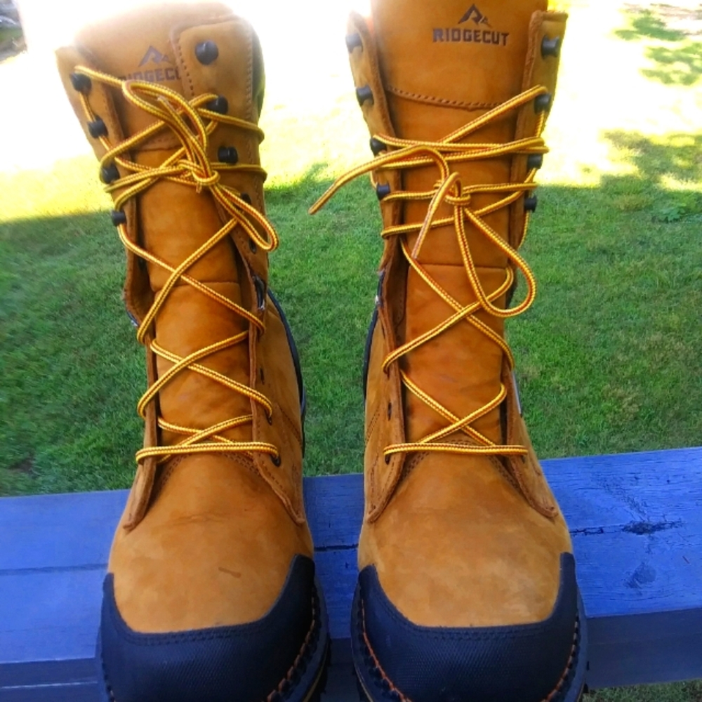 Like new (worn once) Ridgecut boots